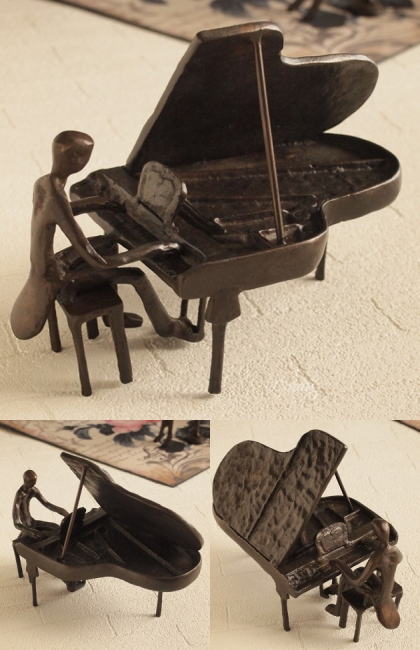 ピアノを弾く女性の陶器像 置物 インテリア ピアノ ピアノを弾く女性像☆